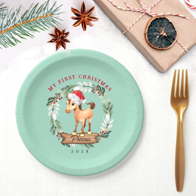 Prato De Papel Cavalo primeiro amante de cavalo de Natal (Horse's 1st Christmas personalized paper plates with cute horse in Santa hat graphic.)