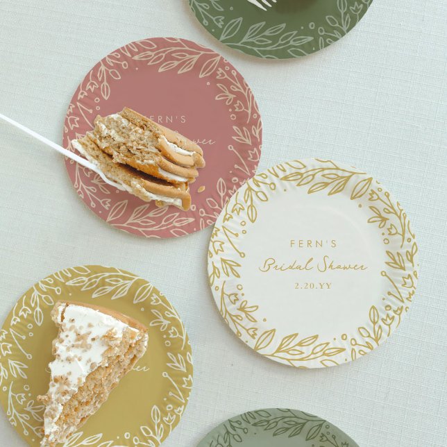 Prato De Papel Chá de Bebê Floral de Jardim Dourado Suave (Sage green, blush pink, and golden paper party plates from the Gilded Garden bridal shower suite.)