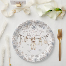 Chá de fraldas muito divertido na neve do inverno