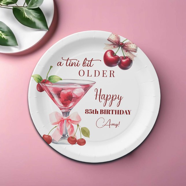 Prato De Papel Chic A Tini Bit Older Cherry Martini 85th Birthday (Criador carregado)