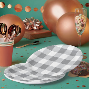Prato De Papel Cinza E Padrão De Gingham Branco