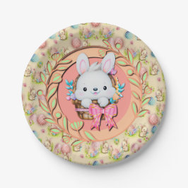 Prato De Papel Coelhinho de Páscoa bonito sentado no cesto