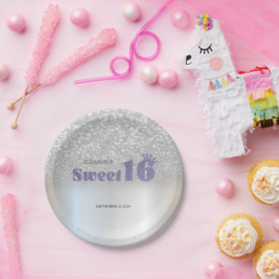 Prato De Papel Coroa Sweet 16 com Brilho Prateado Bokeh