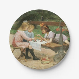 Prato De Papel Crianças tendo chá à tarde no parque