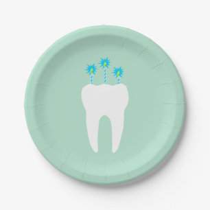 Prato De Papel Dente da celebração com velas