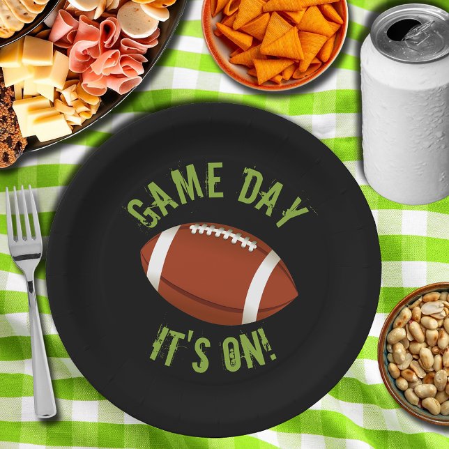 Prato De Papel Dia do Jogo de Futebol (Football game day paper plates - green and black)