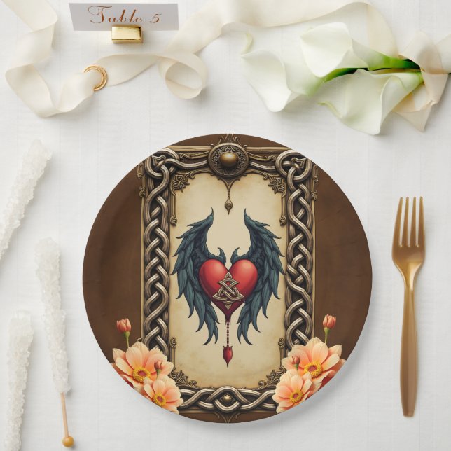 Prato De Papel elegância celta com coração e asas. (Casamento)