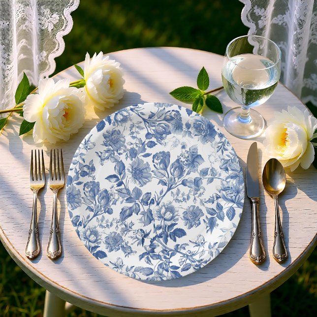 Prato De Papel Elegant Dusty Blue Toile Floral Wedding (Elegant Dusty Blue Toile Floral Wedding Paper Plates)