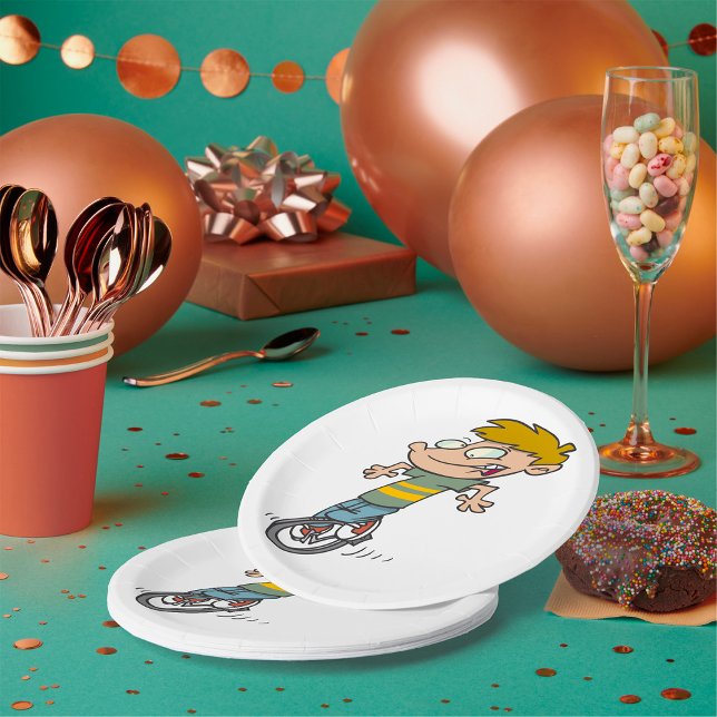 Prato De Papel Engraçado Rapaz Dirigindo Unicamp (Criador carregado)