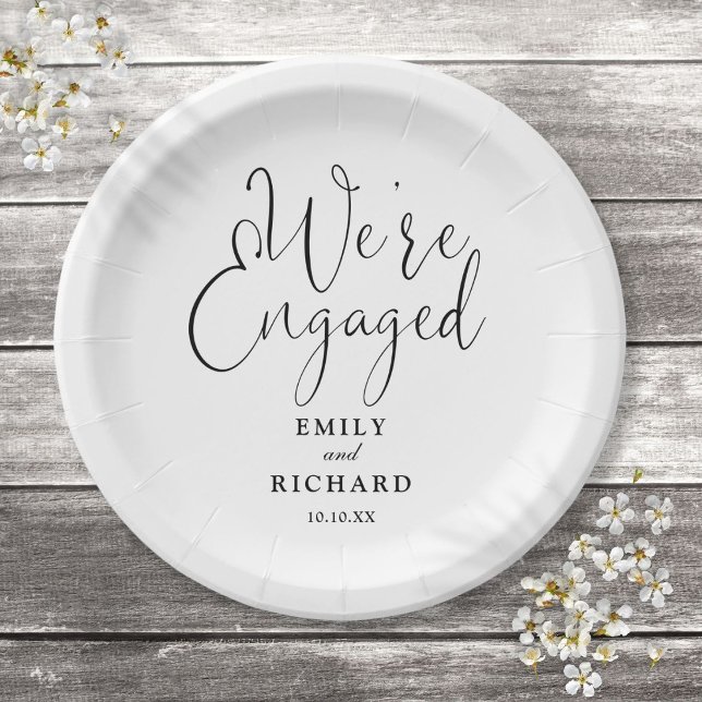 Prato De Papel Estamos comprometidos com Festa de noivado preto e (We're Engaged Engagement Party Black And White Paper Plates)