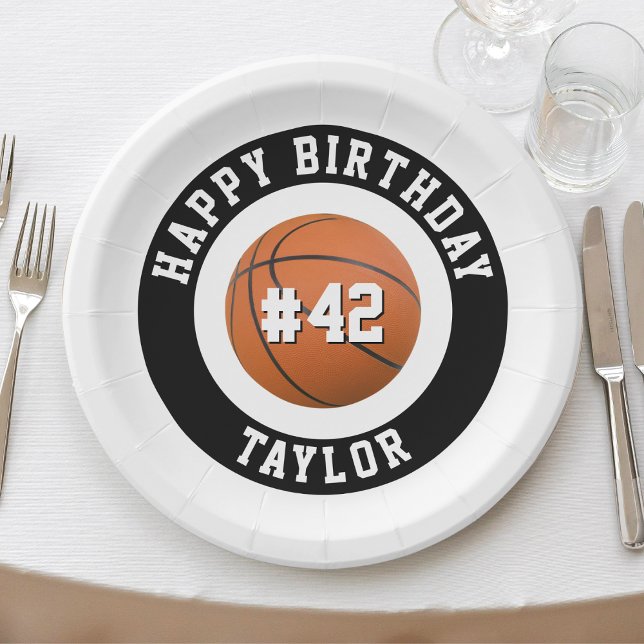 Prato De Papel Feliz Aniversário do Jogador do Esporte de Basquet (orange black & white sports basketball happy birthday paper plates)