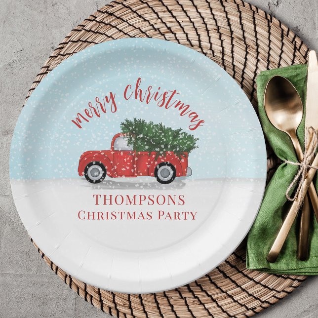 Prato De Papel Feliz Natal Caligrafia Bastante Vermelha (Cute whimsical Christmas tree and rustic red truck winter scene paper plate. )