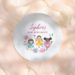 Prato De Papel Festa de aniversário de Garden de Leite<br><div class="desc">Adicione diversão à sua festa de aniversário com estas placas de papel! Feita para combinar com a nossa coleção de Festas de aniversário Fairy Garden Floral, esta design apresenta o nome da aniversariante e sua idade em cima de três amigos fadas em vestidos brilhantes e coloridos cercados por flores e...</div>