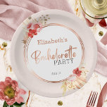 Prato De Papel Festa de solteira Floral de Rosa por Aquarela<br><div class="desc">Capturar o espírito do final de semana da despedida de solteira com nossas elegantes placas de papel floral de cor d'água! 🎨 🌺 garantir que suas garotas estão animadas e prontas para celebrar com um convite que promete um fim de semana de amor,  riso e memórias duradouras.</div>