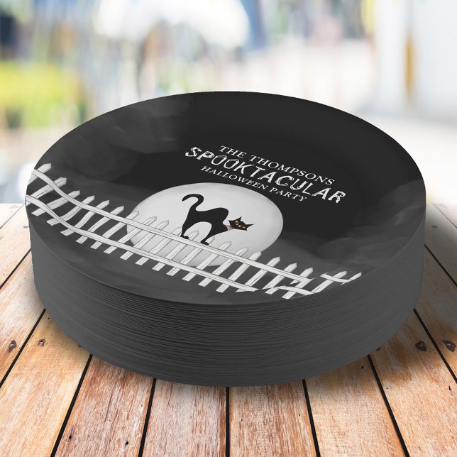 Prato De Papel Festa Spooktacular de Gato Negro Spooktacular do H (Halloween Spooktacular whimsical black cat on a picket fence paper plate. )