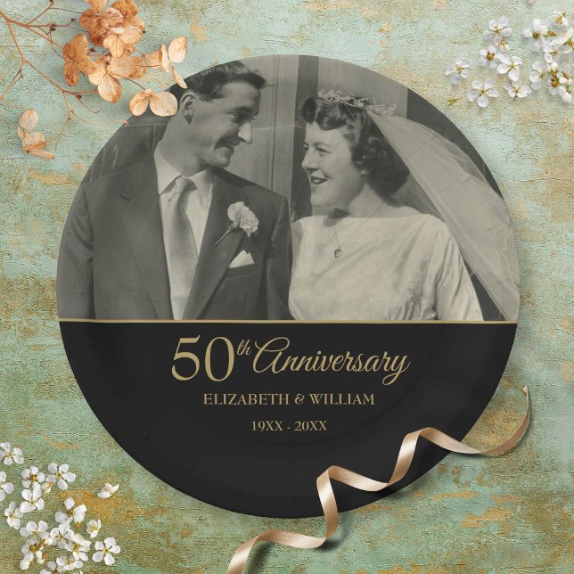 Prato De Papel Foto Dourada de Casamento de 50 anos (50th Anniversary Wedding Gold Black Photo Paper Plates)