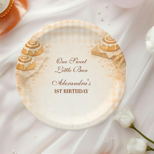 Prato De Papel Gingham Cinnamon Roll Little Bun 1st Birthday (Criador carregado)