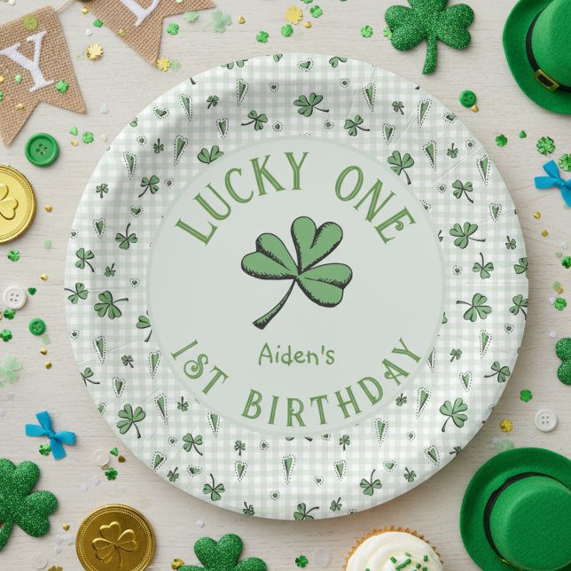 Prato De Papel Green Lucky One Irish primeiro aniversario (Lucky One Green Shamrock Four Leaf Clover 1st Birthday Paper Plates. Irish St Patrick's Day Party)