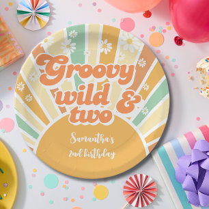 Prato De Papel Groové selvagem e dois aniversários de criança de