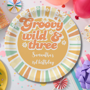Prato De Papel Groové selvagem e três aniversário de criança sola