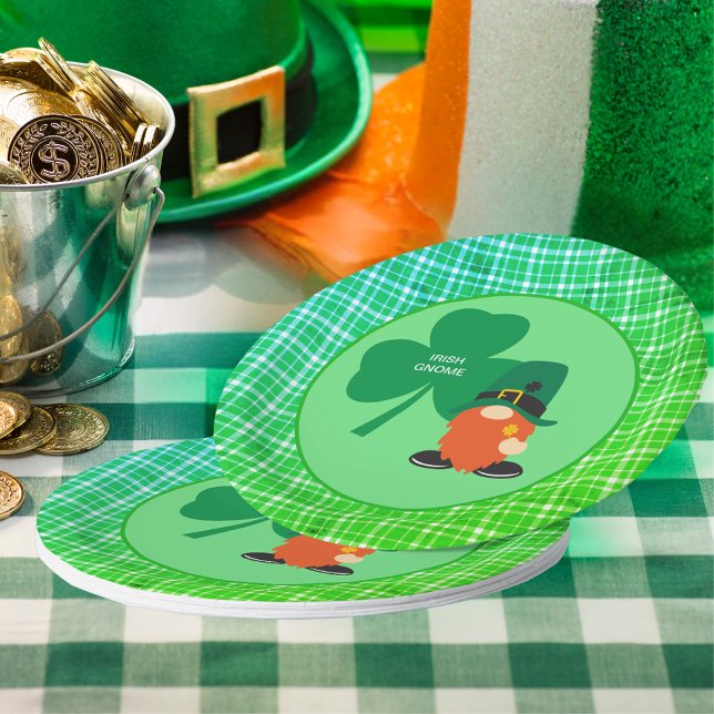 Prato De Papel Irlandês Gnome Shamrock Rua Patrick (Irish Gnome Shamrock St Patrick's Paper Plates)