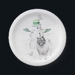 Prato De Papel Keeshond Christmas Snowman Pinting Art<br><div class="desc">Retrato original de Cachorro Snowman de Natal Keeshond. Especializamo-nos em arte original engraçada e engraçada. Comprar isto para si próprio ou como um presente excelente para os teus amigos de Keeshond. Seja criativo - clique em PERSONALIZAR para adicionar/remover/alterar texto, redimensionar a imagem, alterar as cores ou qualquer outra coisa que...</div>