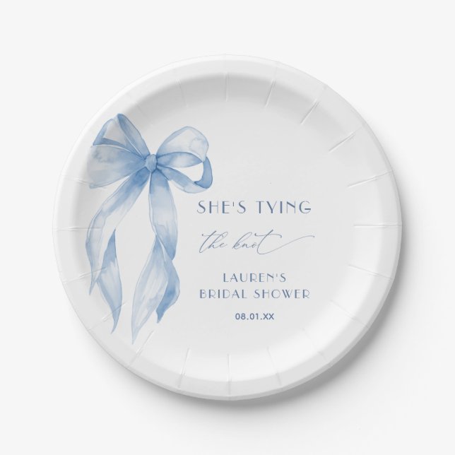 Prato De Papel Laço Azul Empoeirado Ela Está Se Casando Chá de No (Frente)