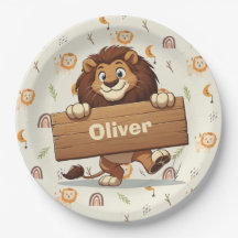 Leão Divertido com Placa de Nome de Madeira