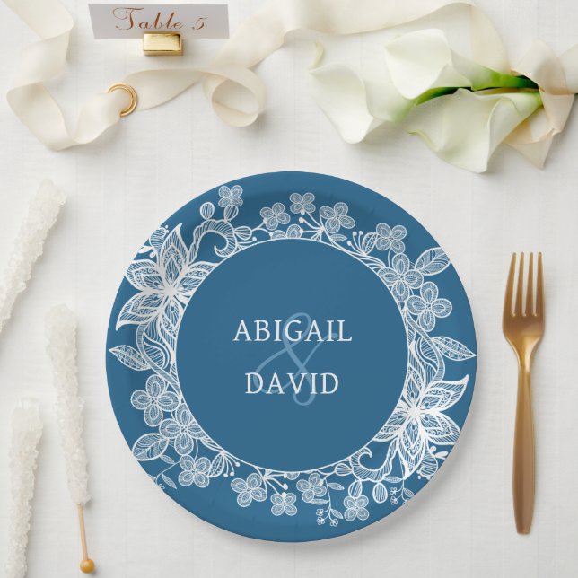 Prato De Papel Lugar Branco sobre Casamento Azul (Casamento)