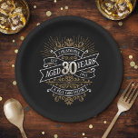 Prato De Papel Mens Funny Whiskey aniversário de 30 anos<br><div class="desc">Celebre o grande 3-0 com estilo e humor com este design de aniversário inspirado no rótulo de uísque vintage. A tipografia negra, dourada e branca é ornamentado e elegante, dando-lhe um toque clássico de retrô-safra. Perfeito para o homem (ou para a mulher!) na sua vida que ama o seu uísque,...</div>