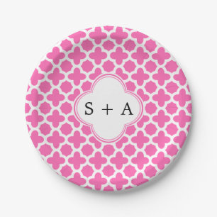 Prato De Papel Monograma Branco sobre Padrão Quatrefoil Rosa Quen