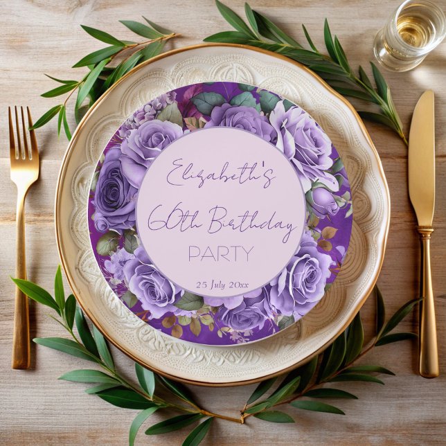 Prato De Papel Monograma de festas de aniversário de rosas roxas  (Elegant purple vintage roses elegant birthday party monogrammed paper plates personalized decor)