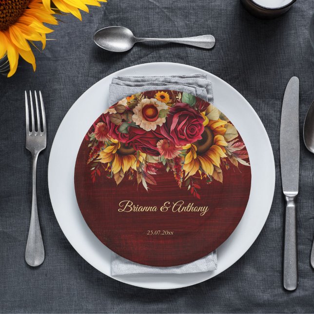 Prato De Papel Monograma impresso de bródia de casamento de giras (Fall sunflower wedding burgundy monogram printed paper plates personalized wedding decor)