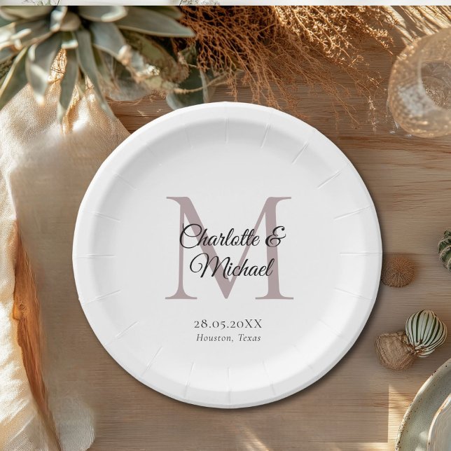 Prato De Papel Monograma Moderno Mínimo (Monogram Modern Minimal Wedding Paper Plates with your names and date.)