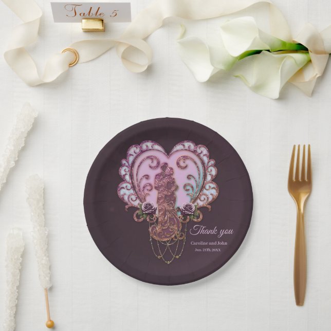 Prato De Papel No Embrião do Coração. (Casamento)