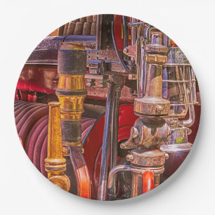 Prato De Papel No Velho Caminhão de Fogo