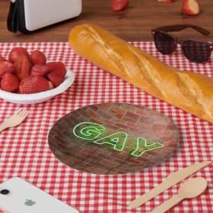 Prato De Papel O vibrante neon-gay do SlipperyJoe com tijolos ver