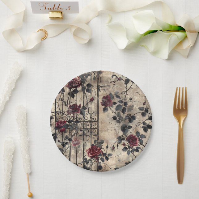 Prato De Papel Padrão Rosa de Jardim Gótico Vitoriano (Casamento)