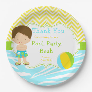 Prato De Papel Partido Bash da Piscina Brunette Hair Boy