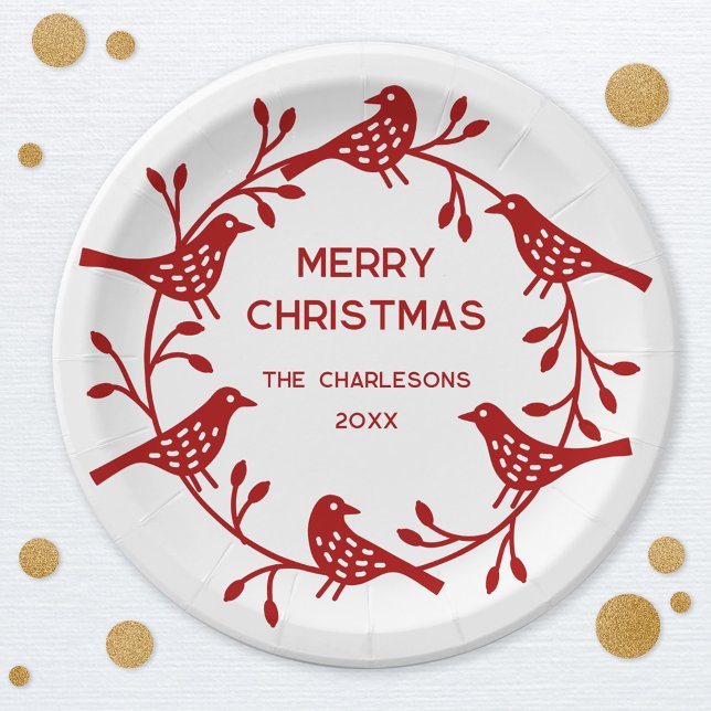 Prato De Papel Pássaro Escandinavo Terra Personalizada Natal (Red Scandinavian bird wreath personalized family name date festive Merry Christmas paper plates)