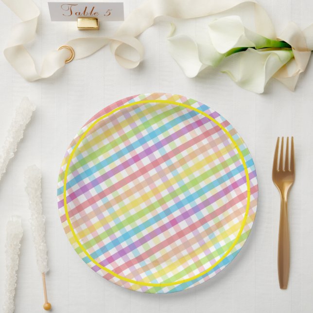 Prato De Papel Pastel Gingham Rainbow Baby Shower Yellow (Casamento)