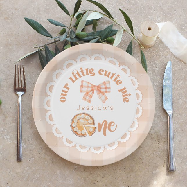 Prato De Papel Pequena torta girando um primeiro aniversario (Criador carregado)