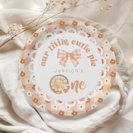 Prato De Papel Pequena torta girando um primeiro aniversario