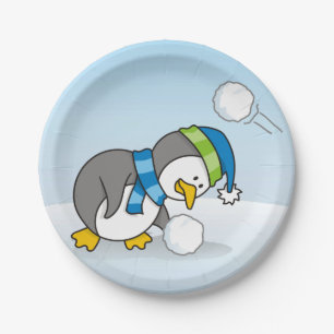 Prato De Papel Pequeno pinguim pegando uma bola de neve
