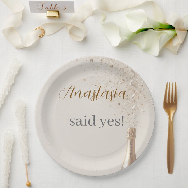 Prato de Papel Personalizado Ela Disse Sim Chá de  (Casamento)