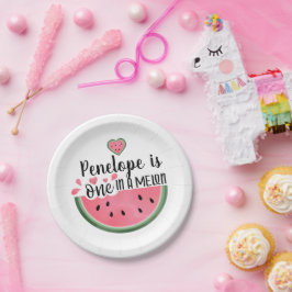 Prato De Papel Personalizado Em Um Aniversário De Melão