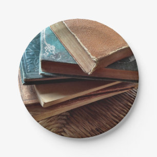 Prato De Papel Pilha de livros usados velhos