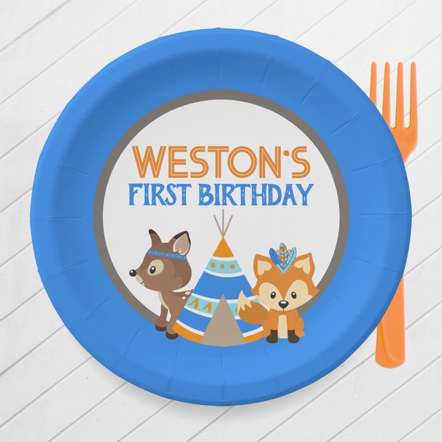 Prato De Papel Placas de Festa de aniversário de Florestas Selvag (Blue One Happy Camper or Wild One First Birthday Party Plates. Featuring a Fox, Deer, and Teepee)
