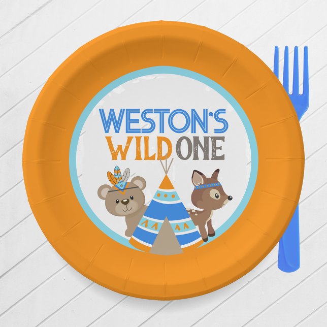 Prato De Papel Placas De Festa de aniversário De Laranja Selvagem (Orange One Happy Camper or Wild One First Birthday Party Plates. Featuring a Bear, Deer & Teepee)