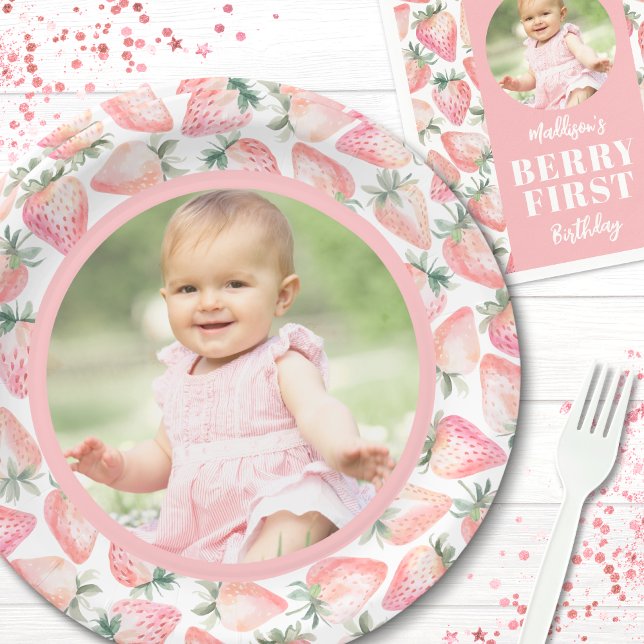 Prato De Papel Primeiro Partido do primeiro aniversario de Fotogr (Strawberry Berry First Photo 1st Birthday Party Paper Plates)